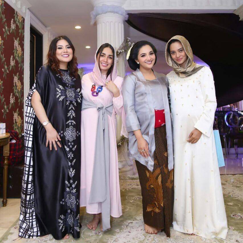 instagram.com/ashanty_ash