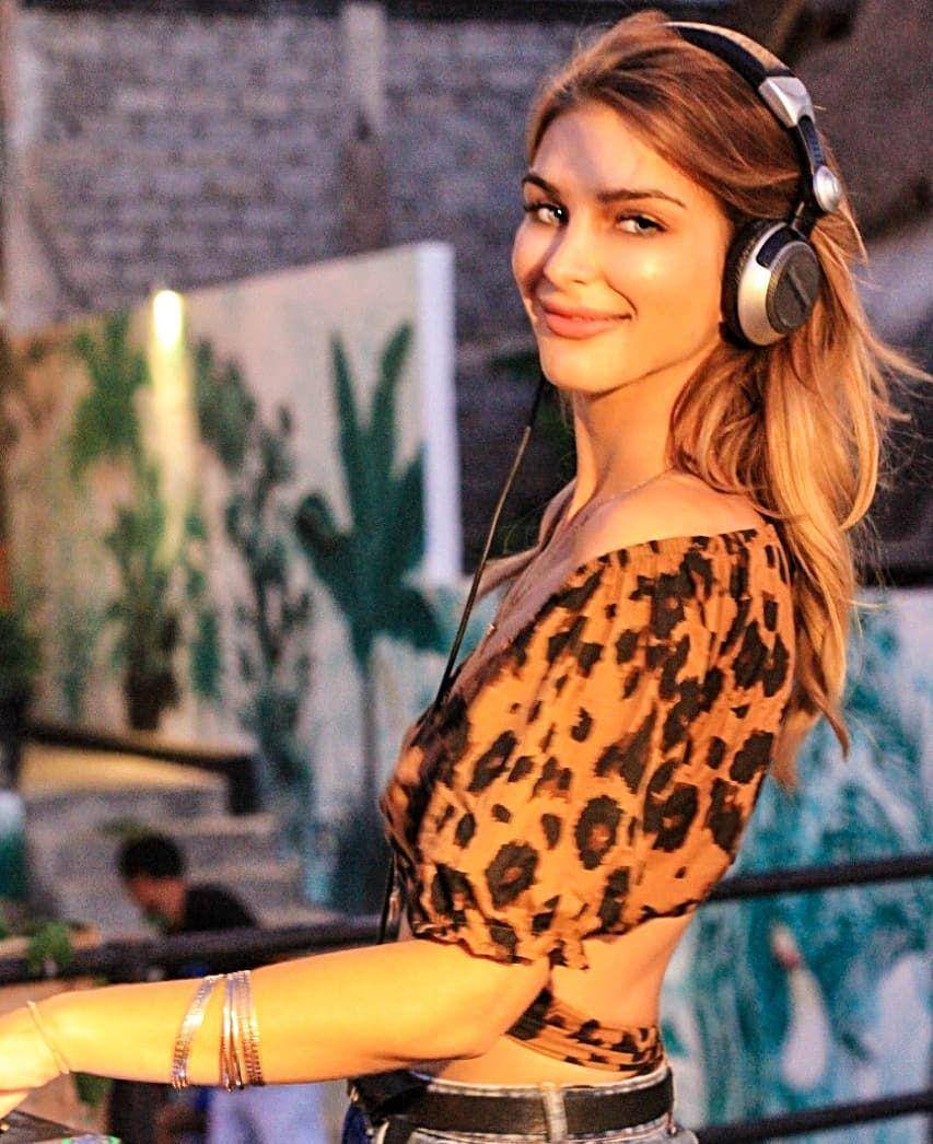 instagram.com/iris_stroganova