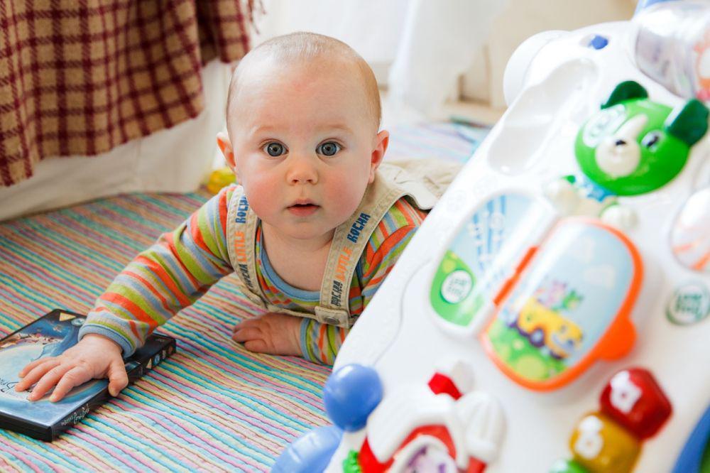 Perbedaan Istilah Perlengkapan Bayi dalam British dan American English