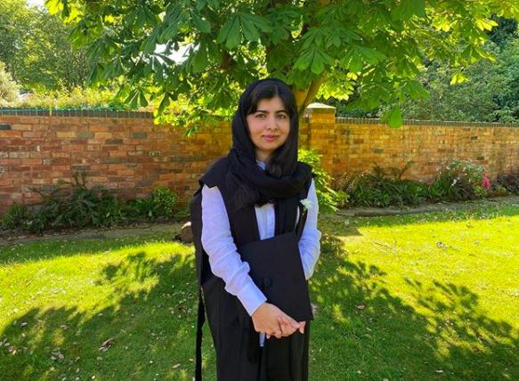 Sempat Ditembak Demi ke Sekolah, 10 Perjuangan Malala Lulus Oxford