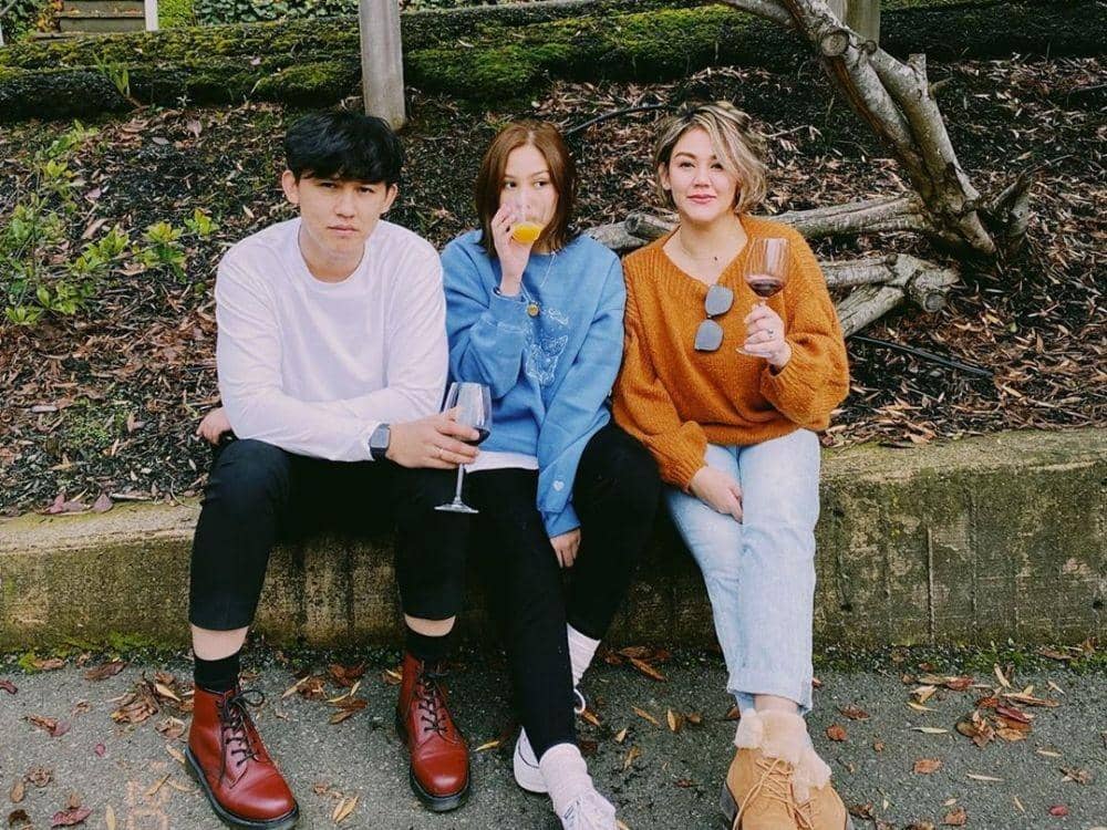 Bikin Jatuh Hati, 10 Artis Cewek Ini Punya Adik Cowok yang Kece!