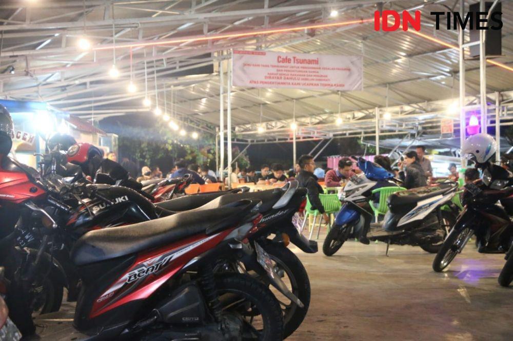 Potret masyarakat Siantar tidak patuh protokol kesehatan (IDN Times/Gideon Aritonang)