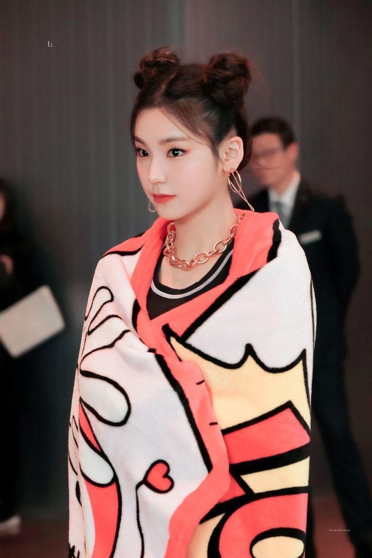 twitter.com/lunayeji