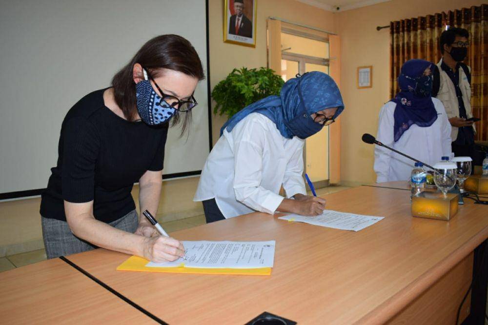 UNICEF Indonesia menyalurkan paket recreational kits kepada Lembaga Kesejahteraan Sosial Anak (LKSA) Handayani, Senin (22/6) (Dok. Kemensos)