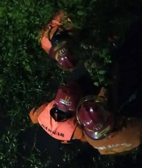 Evakuasi seorang perempuan yang berendam di sungai selama dua hari. Dok.IDN Times/Istimewa