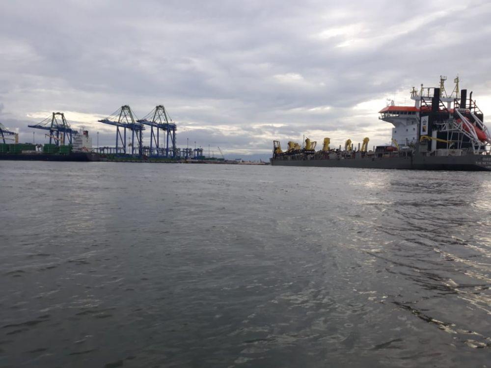 Nelayan dan Perempuan Pesisir Kian Terhimpit Proyek Makassar New Port
