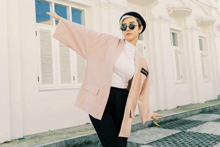 10 Gaya Swag nan Stylish Fabiola, Mantan Istri Reza SMASH