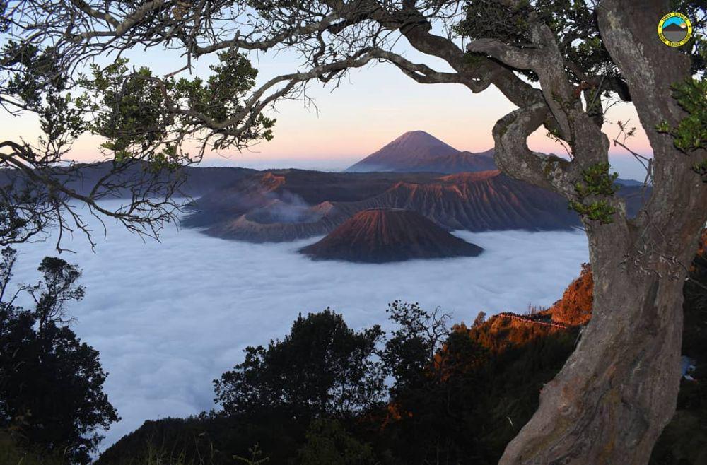 Mulai Jumat, Wisata Gunung Bromo Kembali Dibuka
