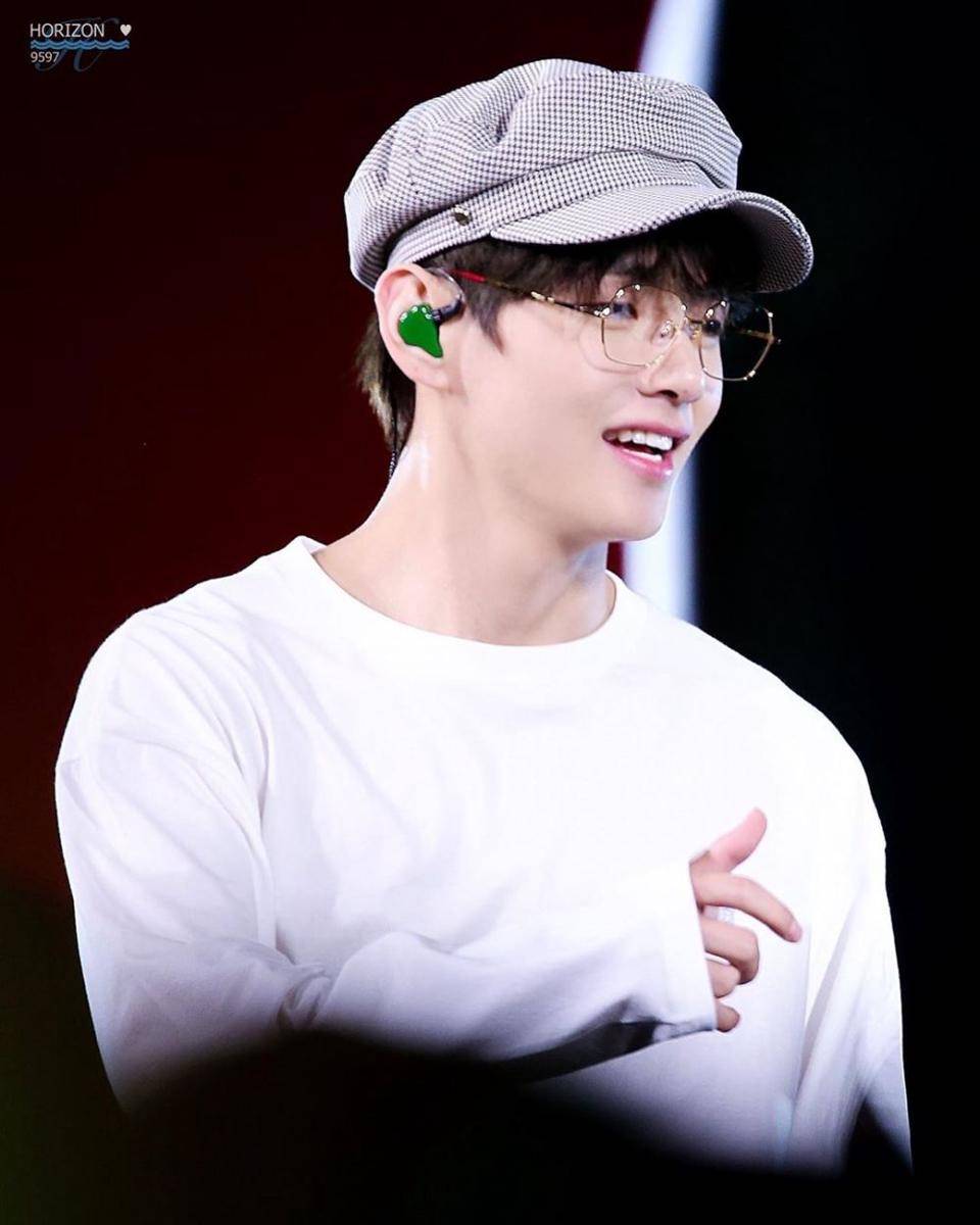 Instagram.com/bts_v
