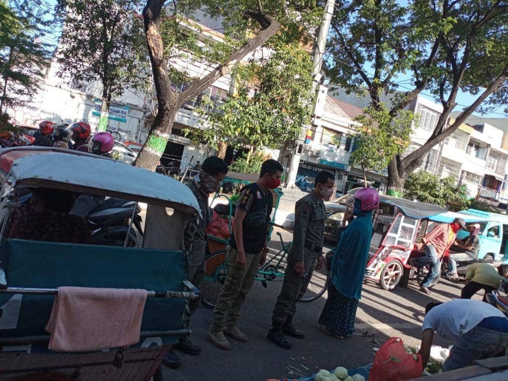 Tim Inspektur COVID-19 Makassar melakukan razia protokol pencegahan COVID-19. IDN Times/Satpol PP Makassar