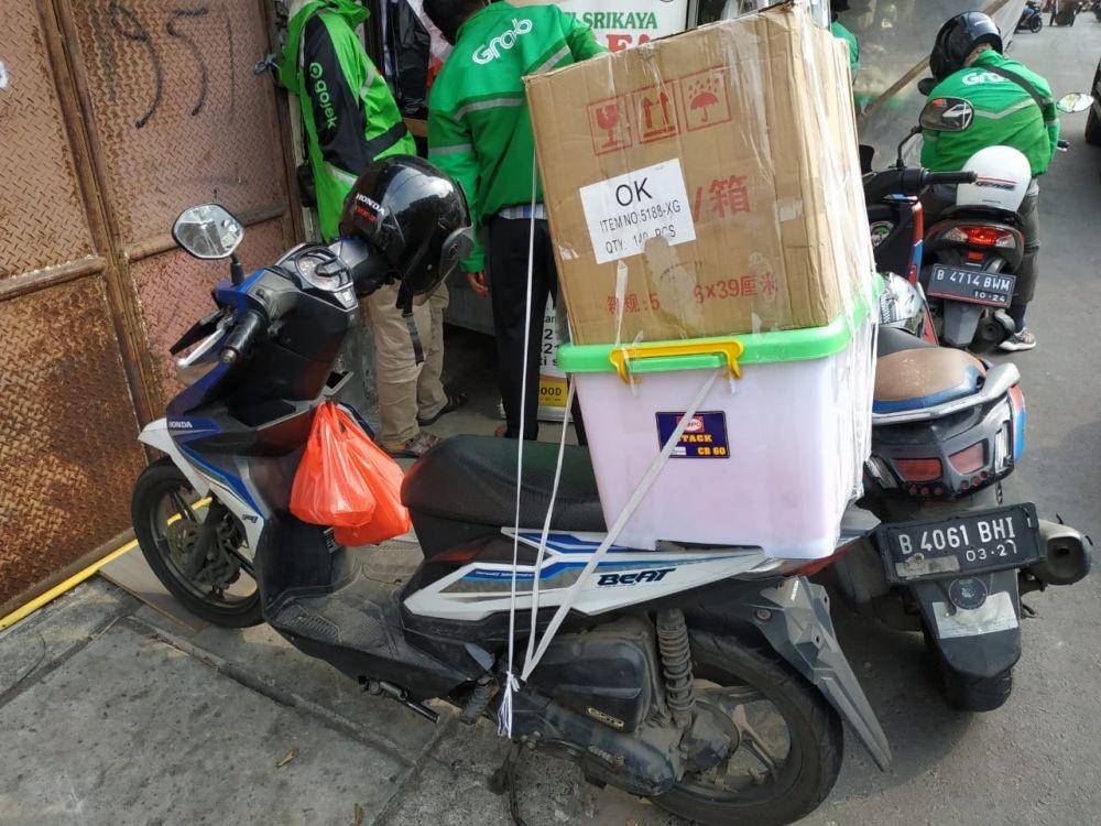 Jasa titip makanan dan minuman oleh komunitas Grab Gojek on Twitter di DKI Jakarta. Dok. IDN Times/Istimewa
