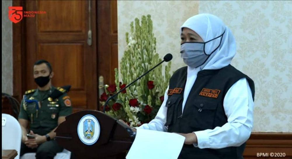 Masyarakat Tak Patuh, Khofifah Curhat ke Jokowi