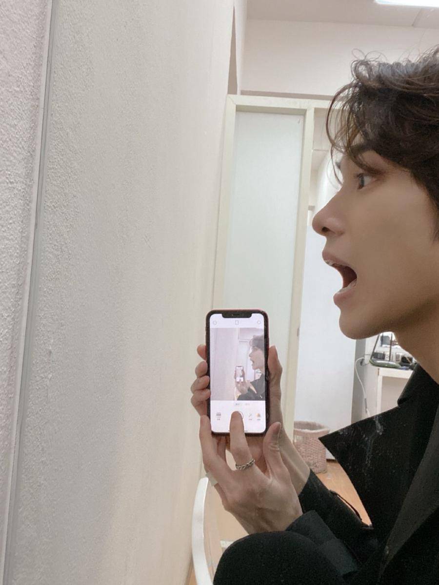 twitter.com/WayV_official