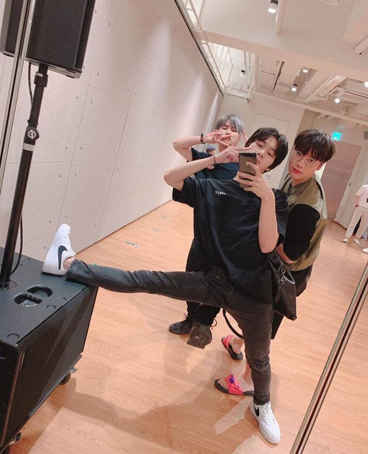 instagram.com/wayvofficial