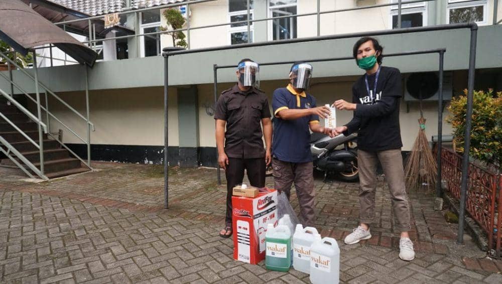 Fase AKB, 1.000 Tempat Ibadah di Jabar Peroleh Bantuan Alat Kesehatan
