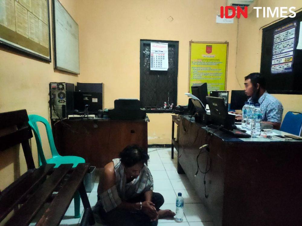 Pura-pura Beli Bunga, Pencuri HP di Jombang Babak Belur Dihajar Warga