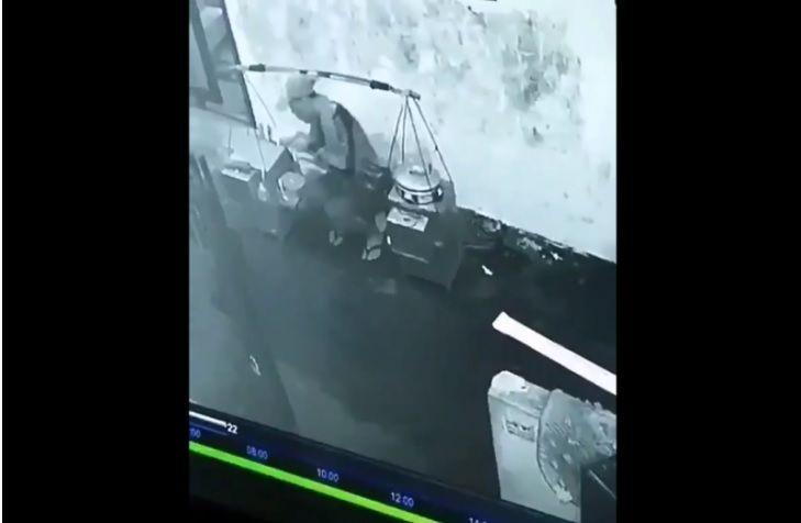 Viral Tukang Bakso Ludahi Dagangan, Ternyata Ajaran Dukun
