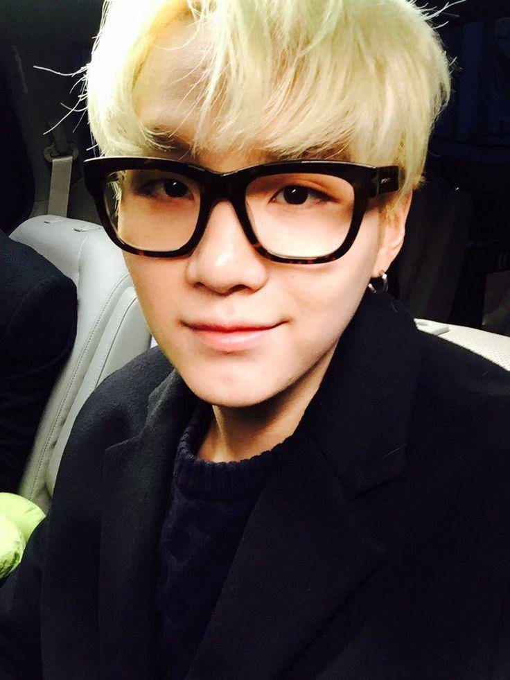 twitter.com/BTS_twt