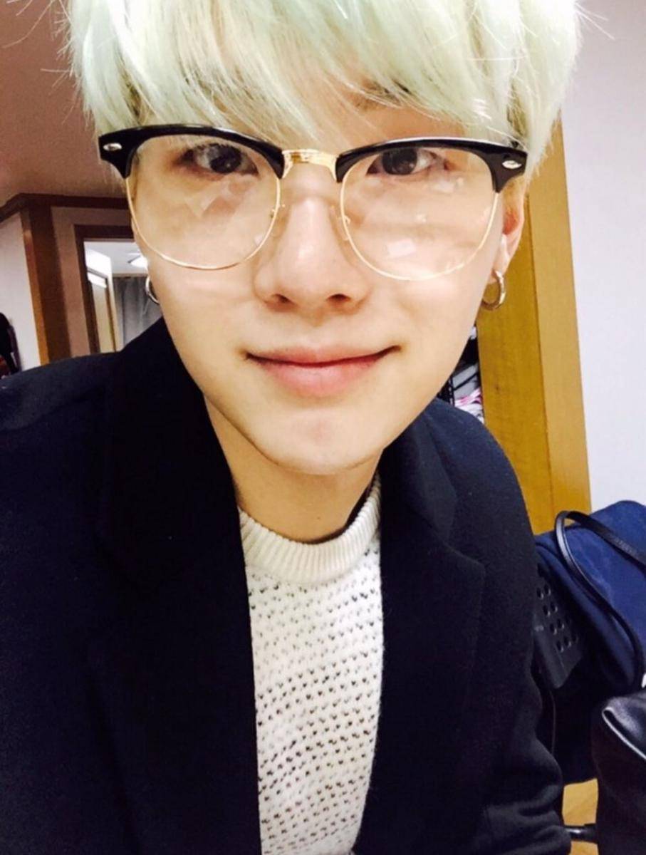 twitter.com/BTS_twt