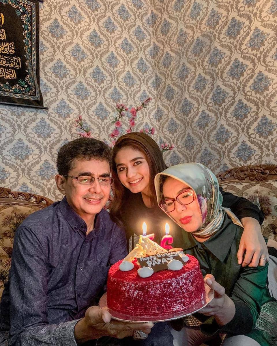 Instagram.com/nadheaanandap