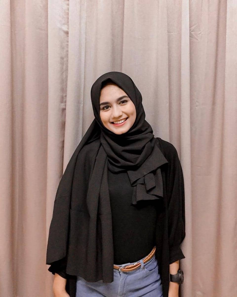 Instagram.com/nadheaanandap