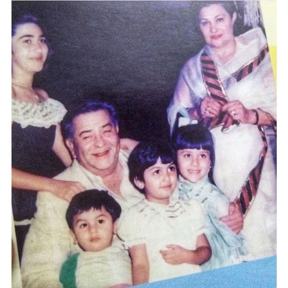 instagram.com/therealkarismakapoor