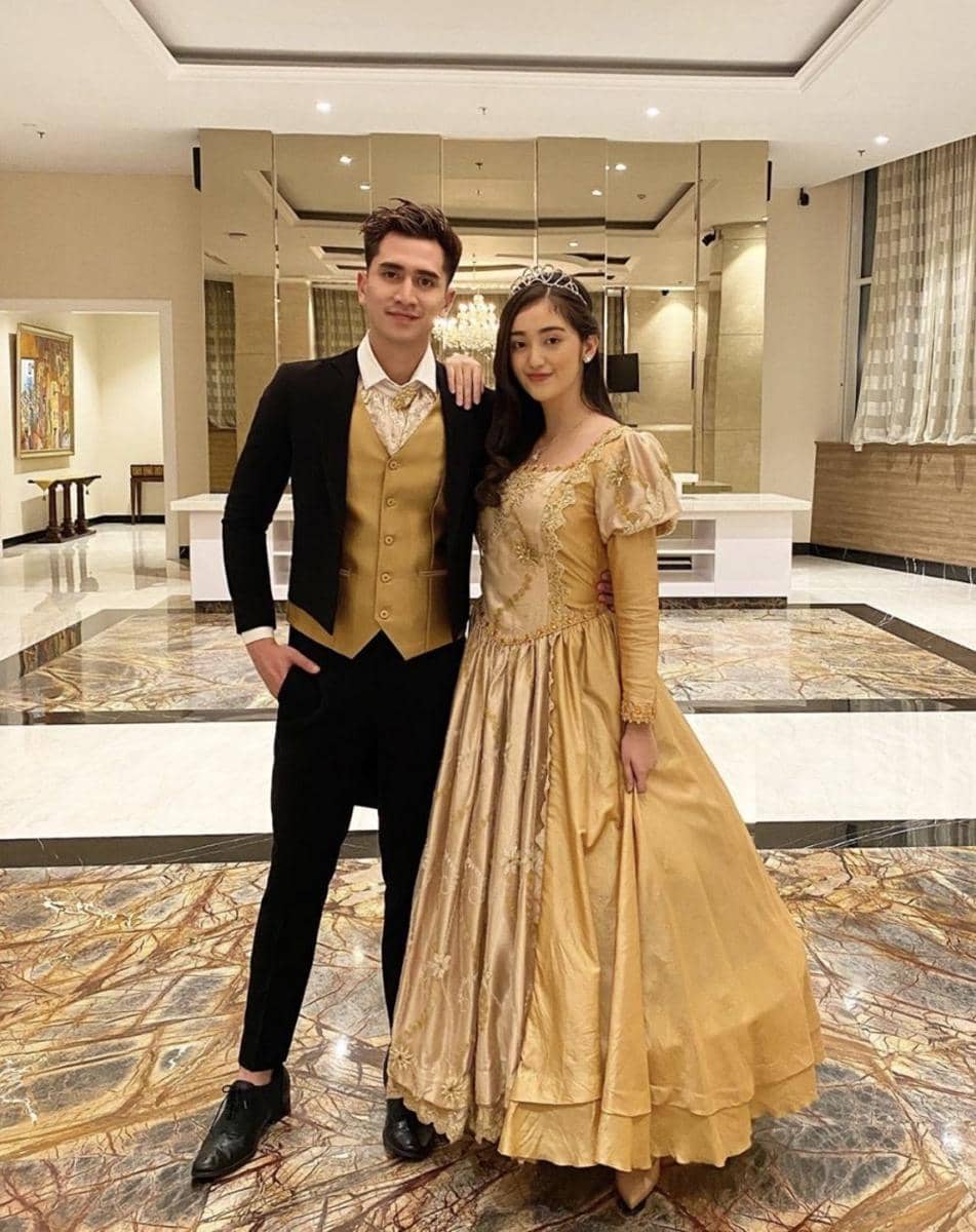 Bak Putri & Pangeran Sungguhan, 10 Potret Mesra Verrell - Ranty Maria