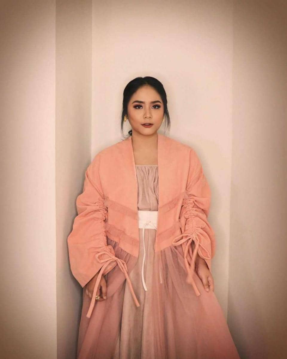 Lama Tak Muncul di TV, Ini 10 Potret Gita Gutawa yang Makin Menawan