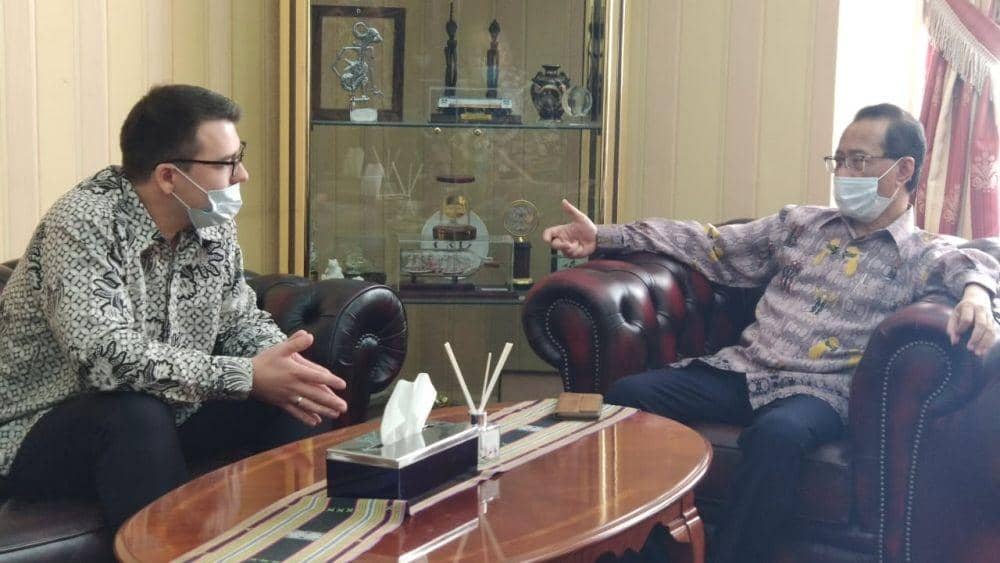 Dubes Wahid Supriyadi dan Anton Zubko, Konsul Kehormatan RI di Vladivostok, Rusia (IDN Times/istimewa)