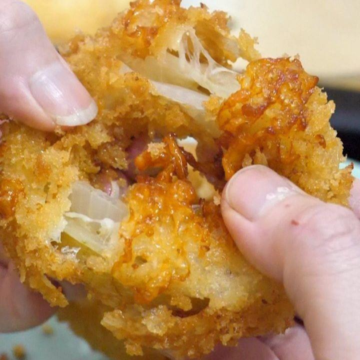 Resep Membuat Onion Ring Mozzarella, Lumernya Bikin Merem Melek