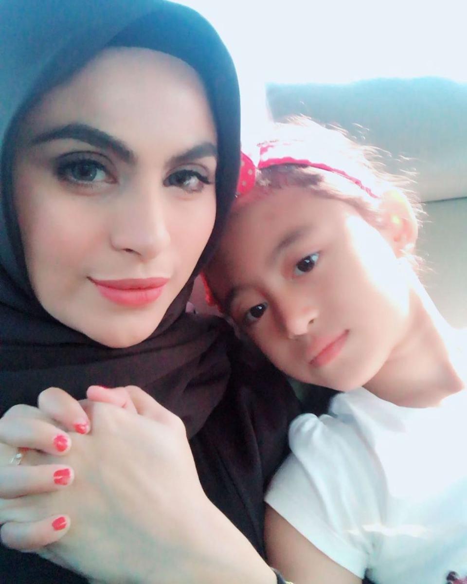 instagram.com/ashasyara/