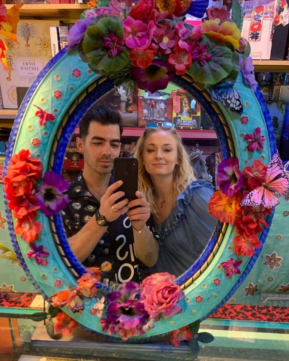 Instagram.com/joejonas