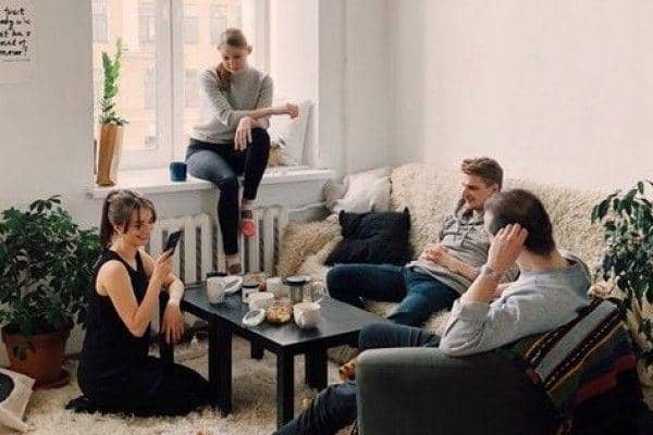 Ilustrasi berkumpul (pexels.com/ daria shevtsova)