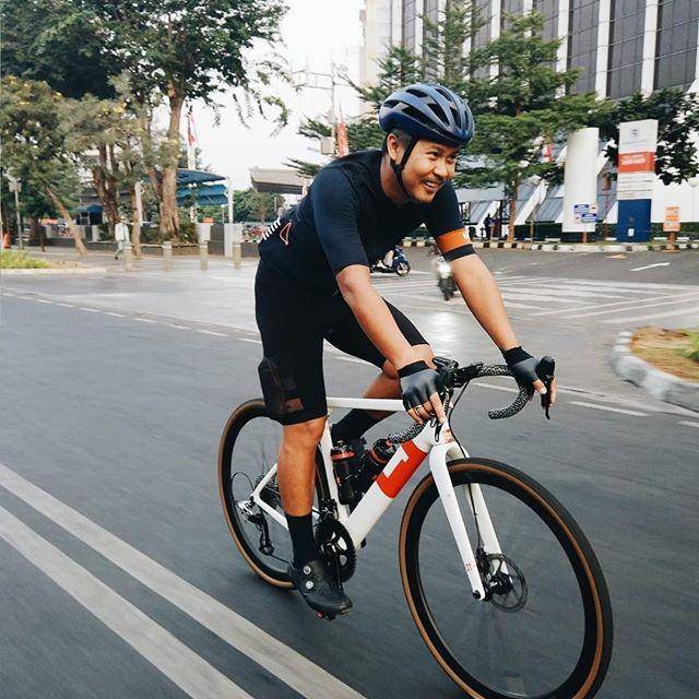 Instagram.com/ernest_cokelat