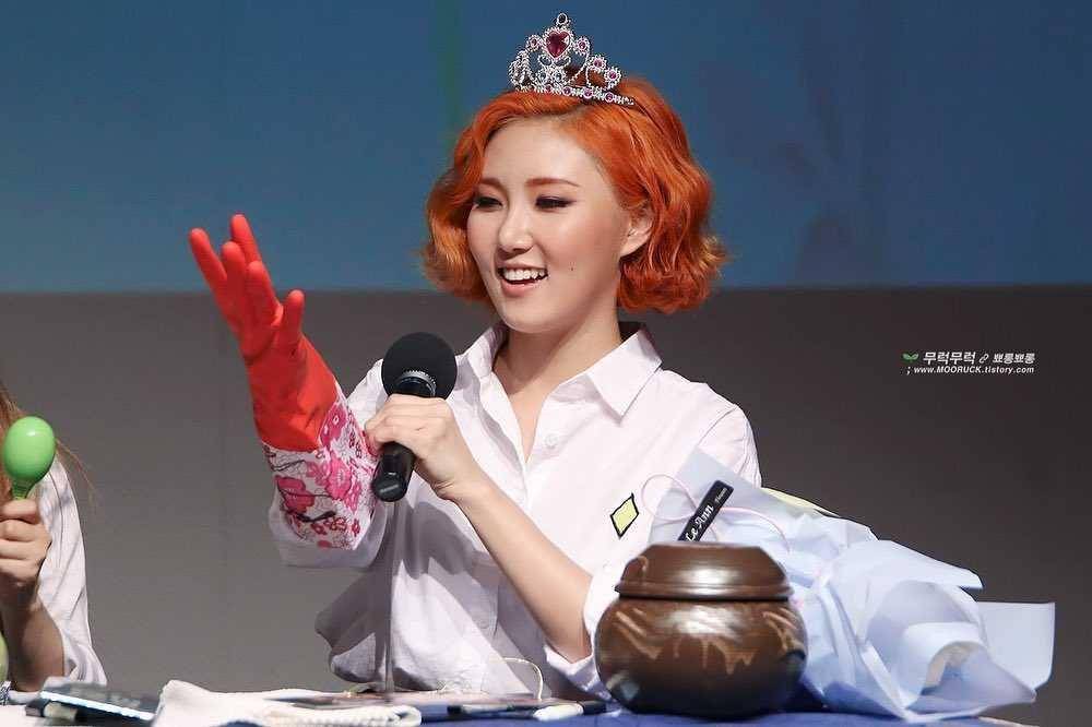 instagram.com/queen.hwasa