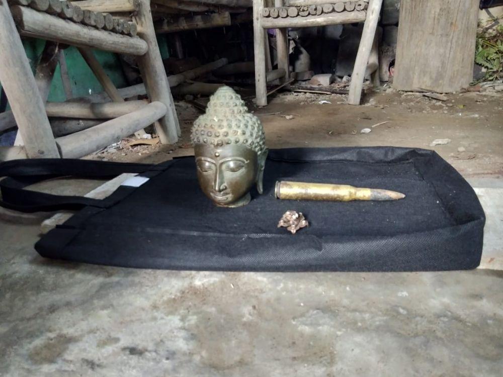 Penambang Pasir Sungai Opak Bantul Temukan Arca Kepala Budha