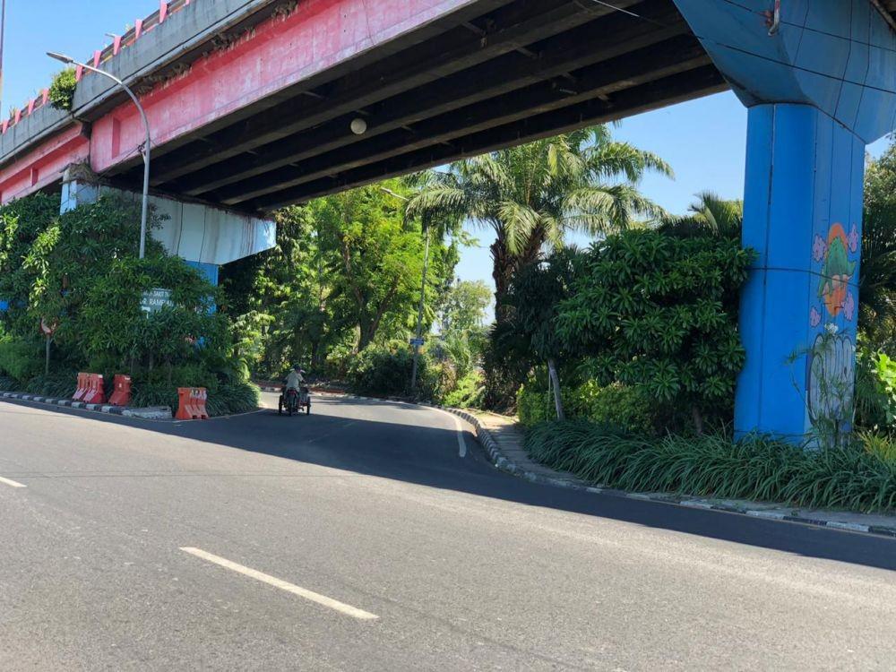 Rel KA Diperbaiki, Putaran di Bawah Jembatan Mayangkara Ditutup