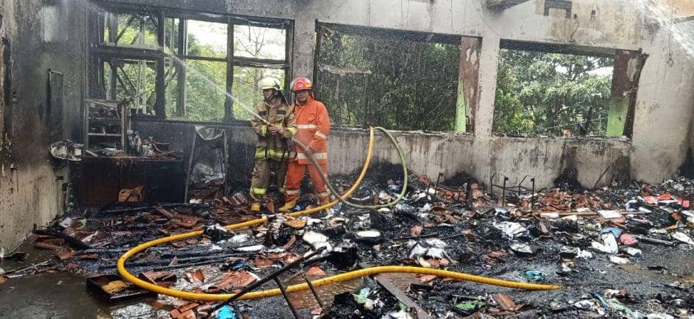 Kebakaran SMAN 100 Jakarta Timur (Dok. Humas Dinas Gulkarmat DKI Jakarta)