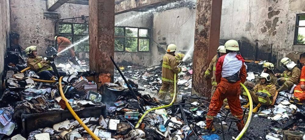 Kebakaran SMAN 100 Jakarta Timur (Dok. Humas Dinas Gulkarmat DKI Jakarta)