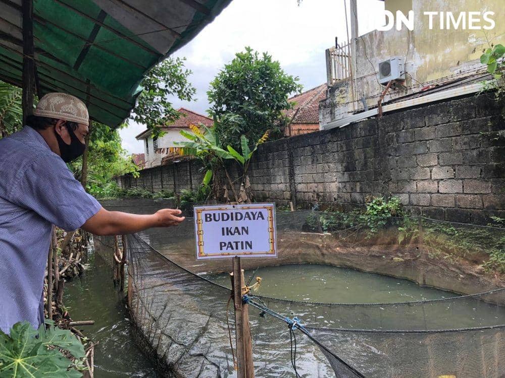 Jerambah warga untuk ketahanan pangan kampung (IDN Times/Rangga Erfizal)