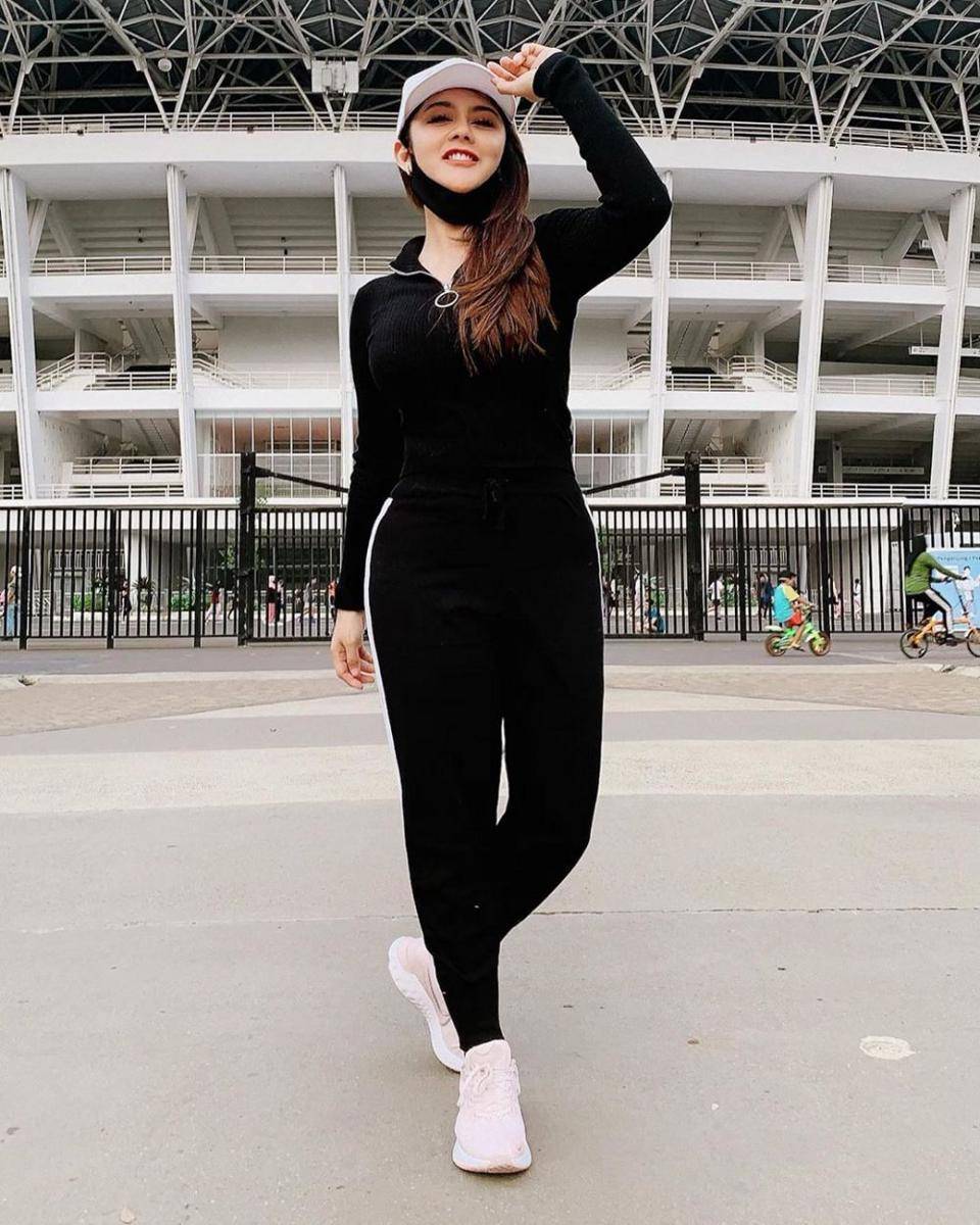 Instagram.com/jenitajanet