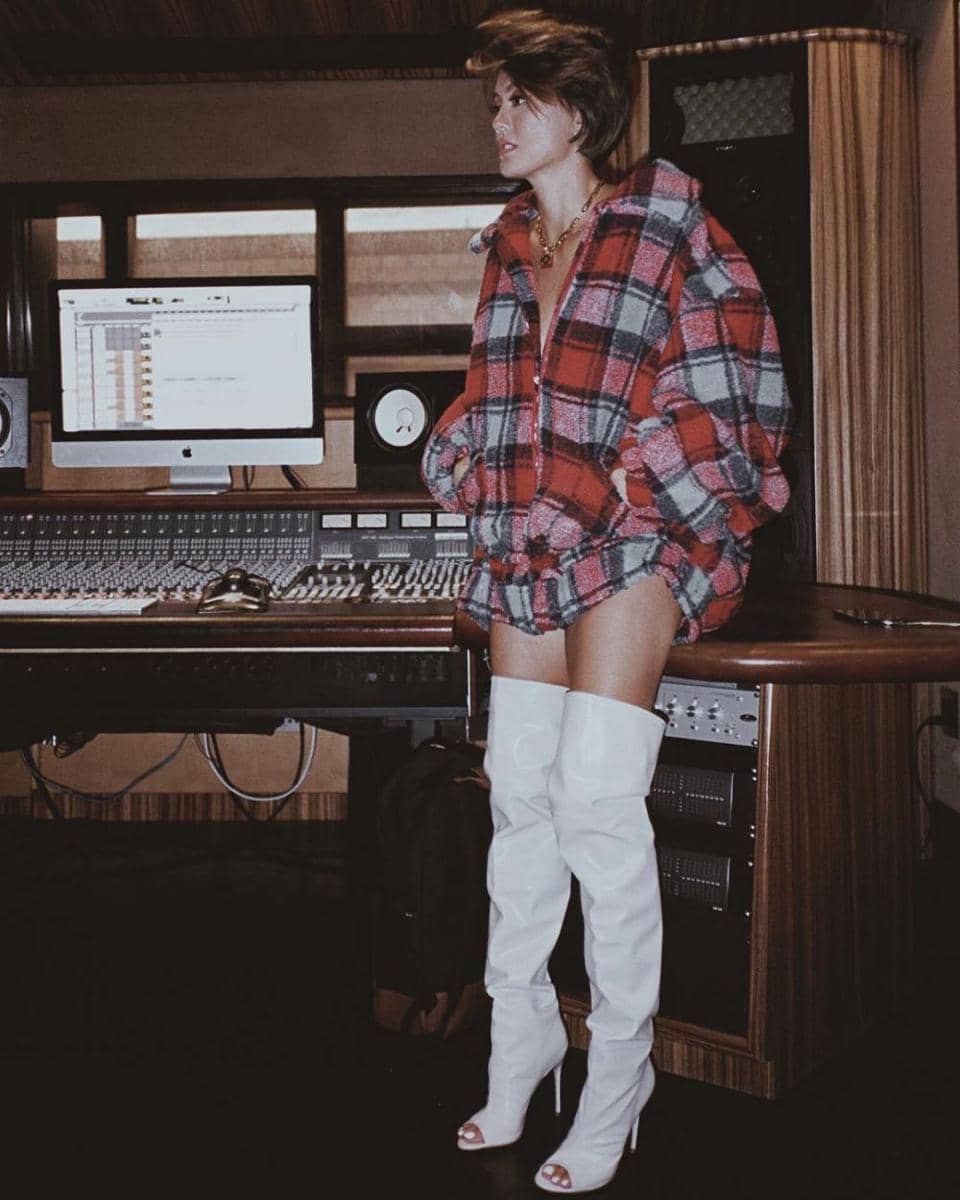 instagram.com/agnezmo