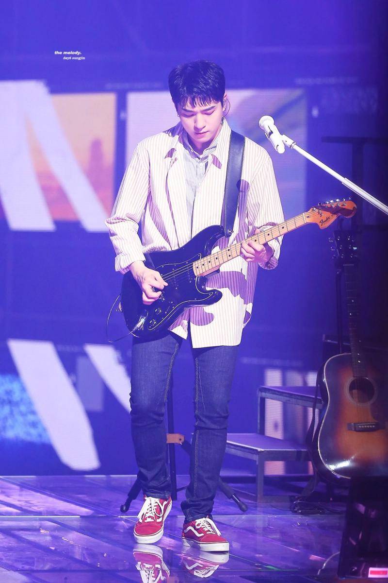 twitter.com/DAY6_930116