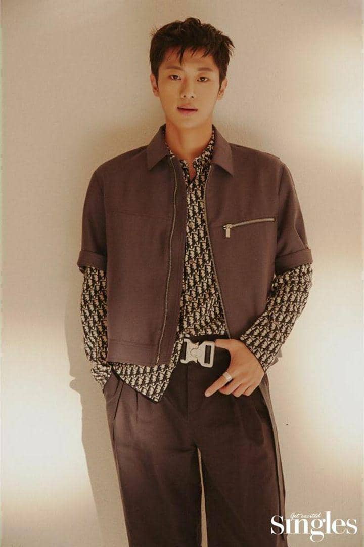 Lee Shin Young (instagram.com/leesin_y)