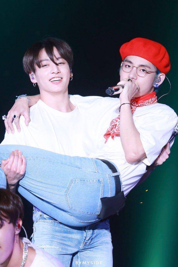 Twitter.com/ByMySide_KookV