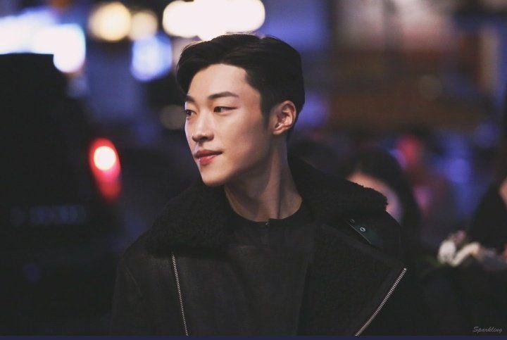 Pamit Berangkat Wamil, 10 Potret Gagah Woo Do Hwan