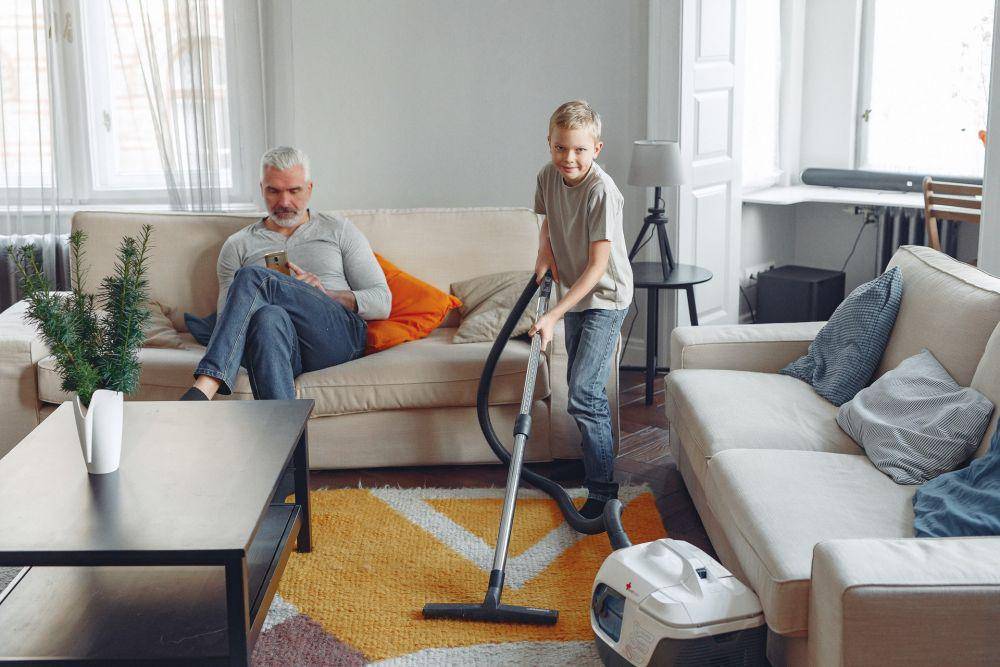 vacuum cleaner (Pexels.com/Gustavo Fring)