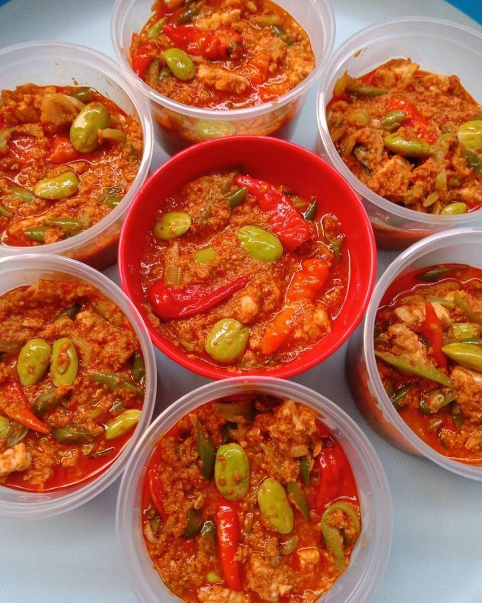instagram.com/yenti_catering