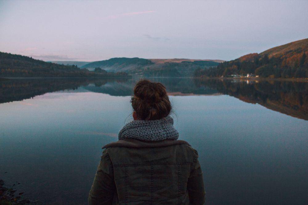 Ilustrasi merenung (Unsplash/John Mark Arnold)