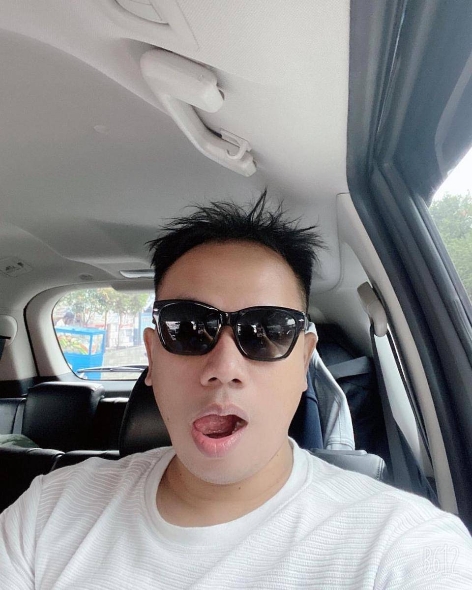Instagram.com/vickyprasetyo777